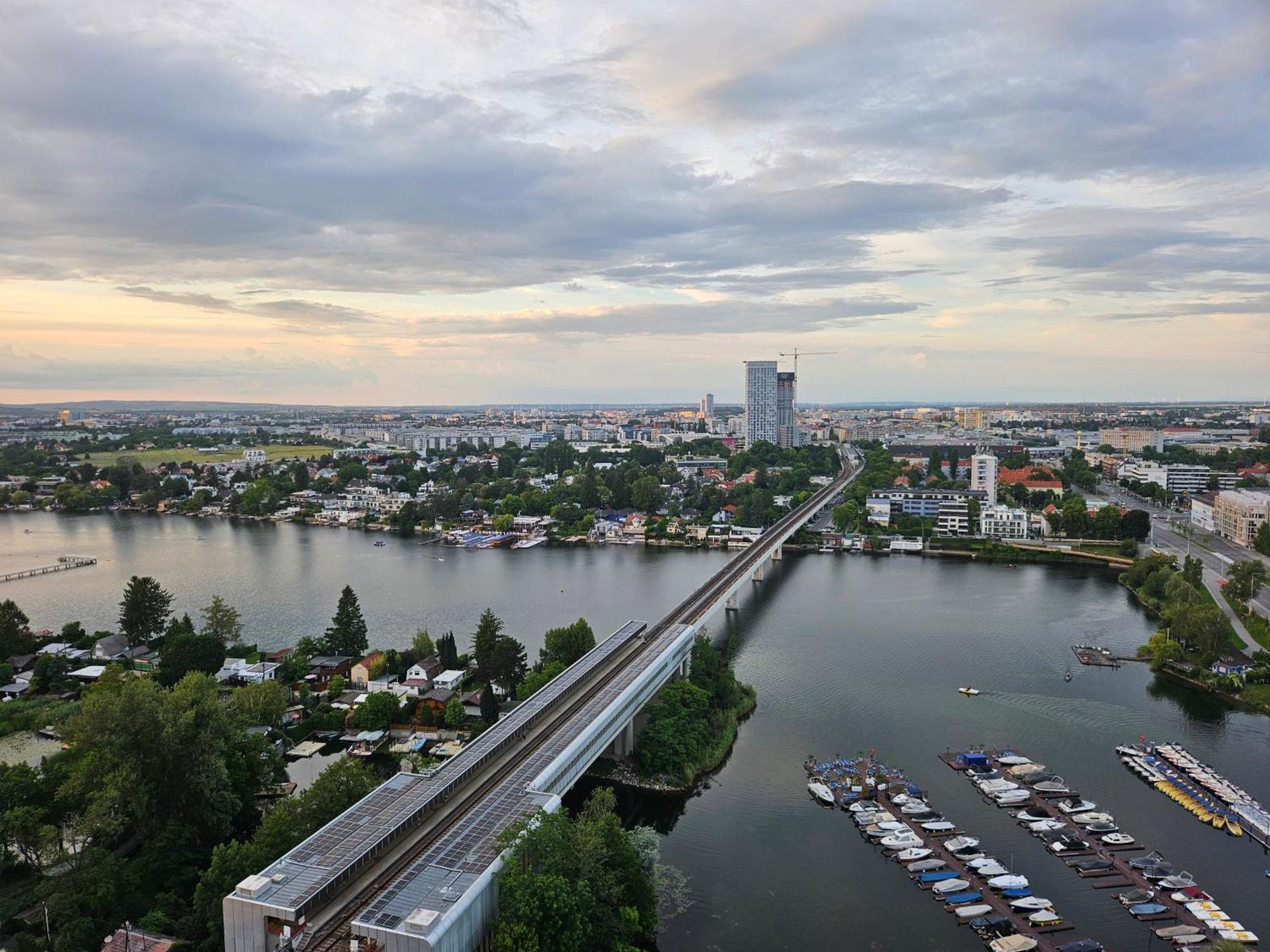 Yuki'S Place - Un-Vic, Danube Beach And Subway Near To Downtown 비엔나 외부 사진